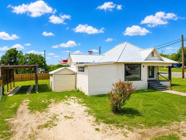 100 W Caskey ST, Florence, TX 76527