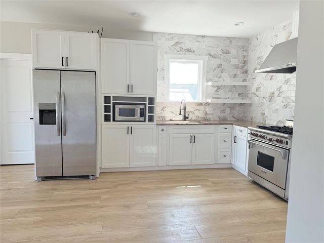 100 W Caskey ST, Florence, TX 76527