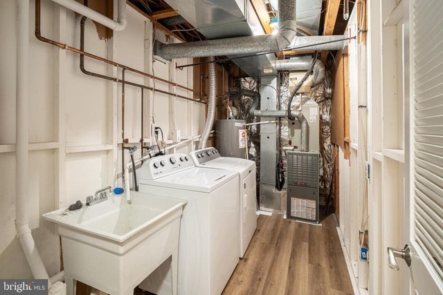 11 BEAVER POND CIR, Baltimore, MD 21234