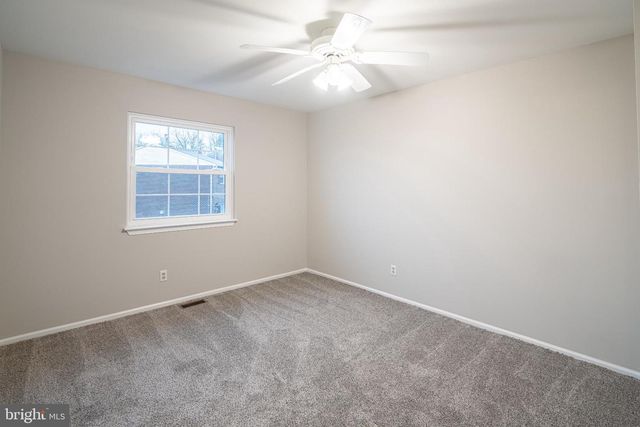 11 BEAVER POND CIR, Baltimore, MD 21234