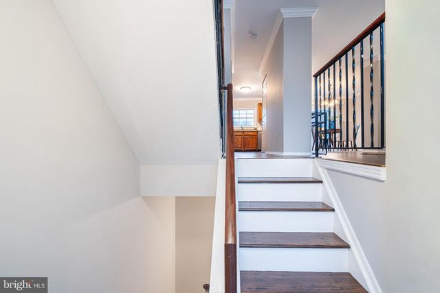 11 BEAVER POND CIR, Baltimore, MD 21234