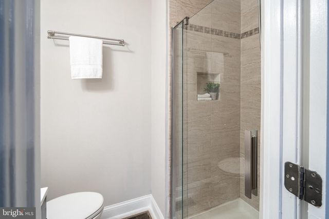 11 BEAVER POND CIR, Baltimore, MD 21234