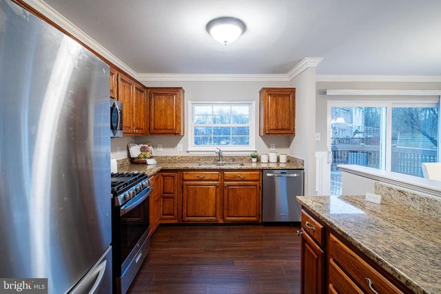 11 BEAVER POND CIR, Baltimore, MD 21234