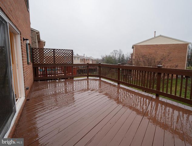 11 BEAVER POND CIR, Baltimore, MD 21234