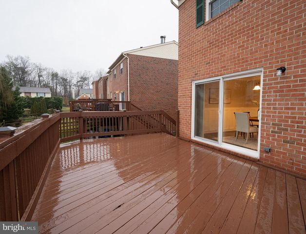 11 BEAVER POND CIR, Baltimore, MD 21234