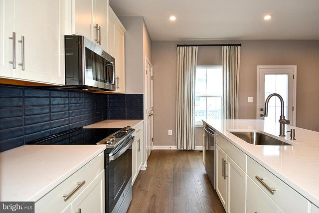 4539 BRIARHAVEN DR, Fredericksburg, VA 22408