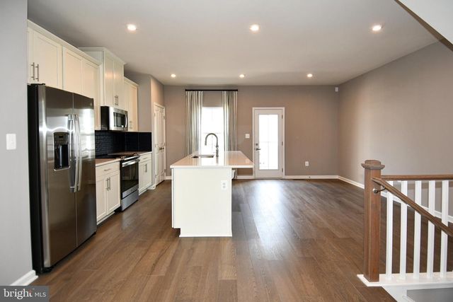 4539 BRIARHAVEN DR, Fredericksburg, VA 22408