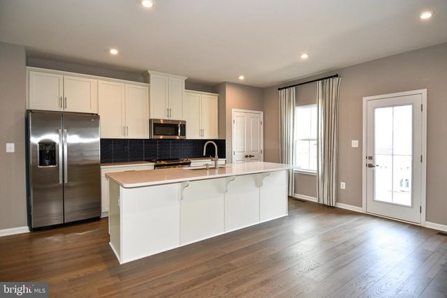 4539 BRIARHAVEN DR, Fredericksburg, VA 22408