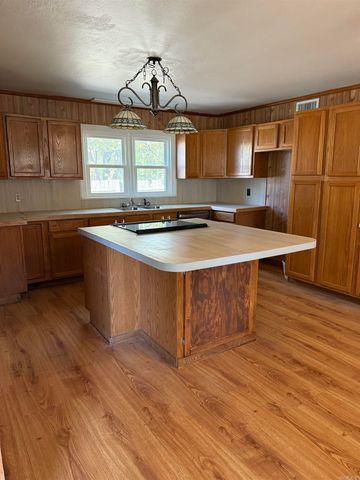 312 W 18th, Stuttgart, AR 72160