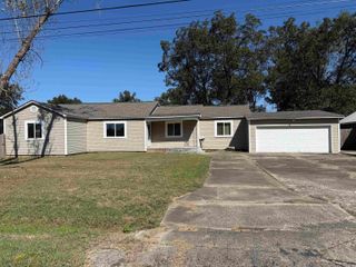 312 W 18th, Stuttgart, AR 72160