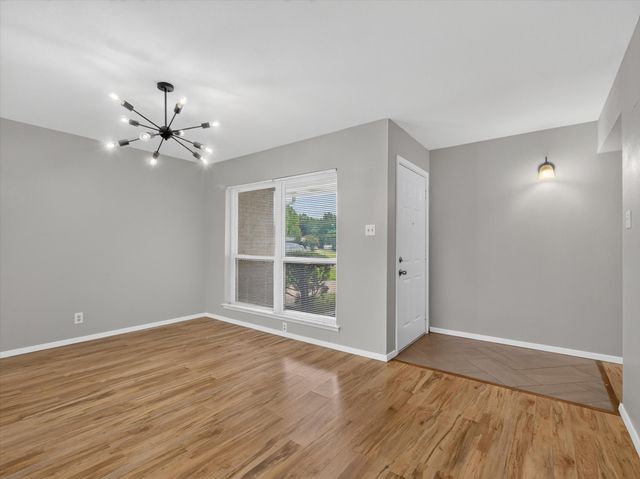 833 Brentwood Lane, Richardson, TX 75080