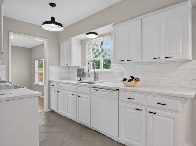 833 Brentwood Lane, Richardson, TX 75080