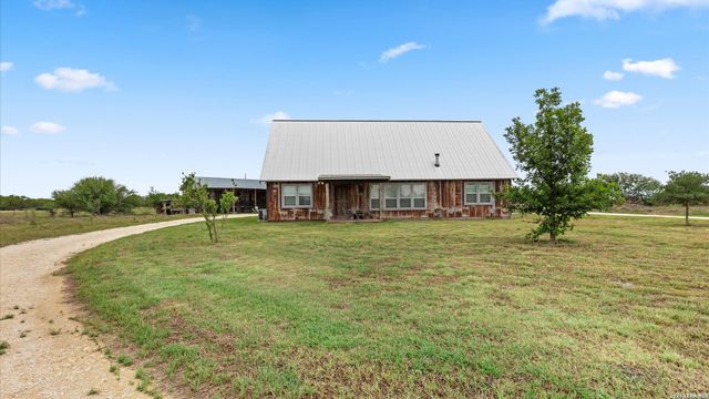 707 CREEK RD, Marion, TX 78124