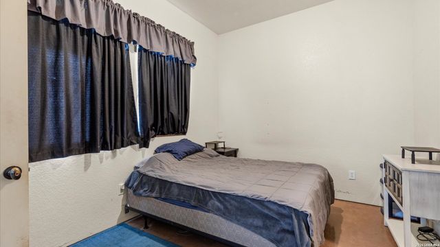707 CREEK RD, Marion, TX 78124