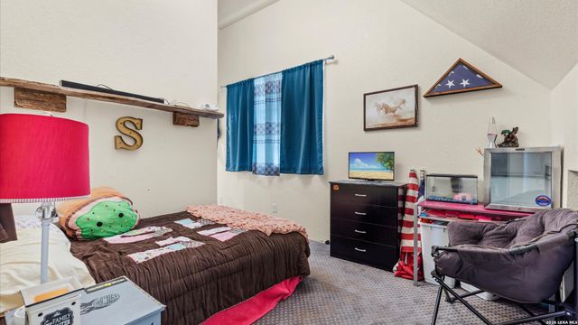 707 CREEK RD, Marion, TX 78124