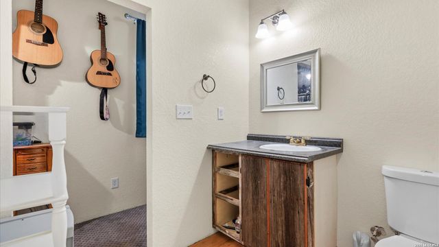 707 CREEK RD, Marion, TX 78124