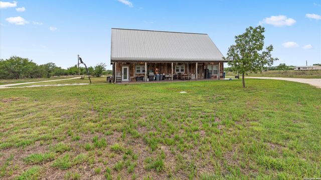 707 CREEK RD, Marion, TX 78124