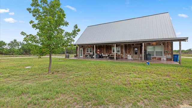 707 CREEK RD, Marion, TX 78124