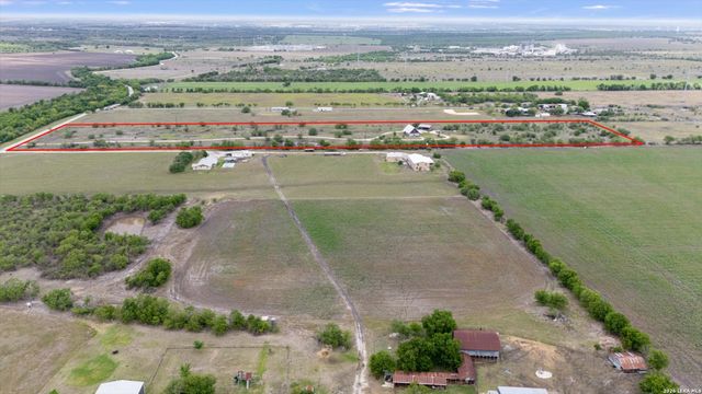 707 CREEK RD, Marion, TX 78124