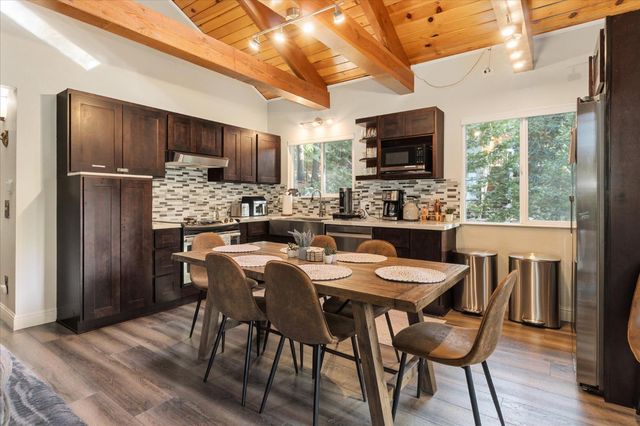 1425 Topanga Ln, Dorrington, CA 95223