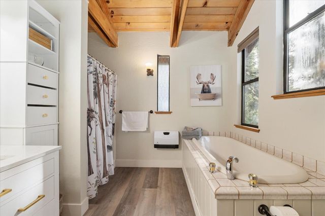 1425 Topanga Ln, Dorrington, CA 95223
