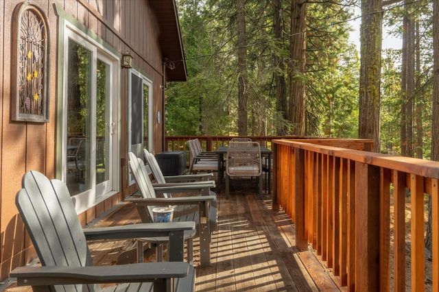 1425 Topanga Ln, Dorrington, CA 95223