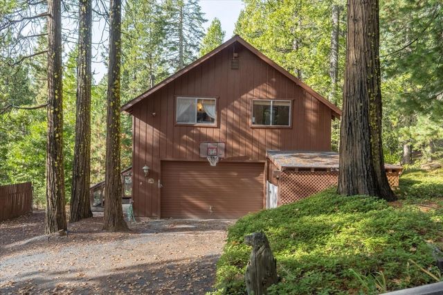 1425 Topanga Ln, Dorrington, CA 95223