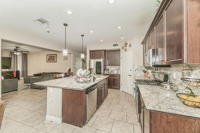 6326 W Donner Avenue, Fresno, CA 93723