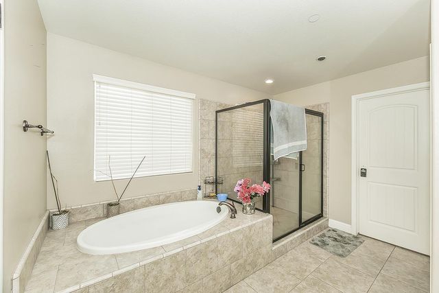 6326 W Donner Avenue, Fresno, CA 93723