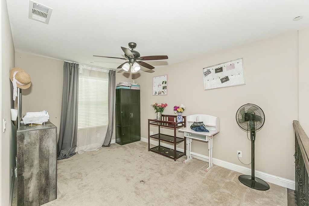 Image 15 of property listing at 6326 W Donner Avenue, Fresno, CA 93723