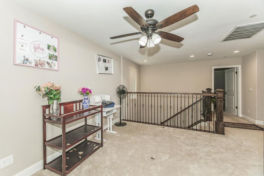 Image 16 of property listing at 6326 W Donner Avenue, Fresno, CA 93723