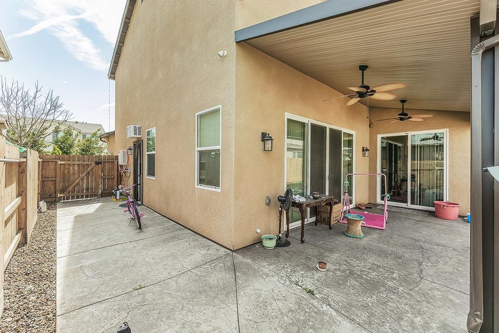 Image 28 of property listing at 6326 W Donner Avenue, Fresno, CA 93723