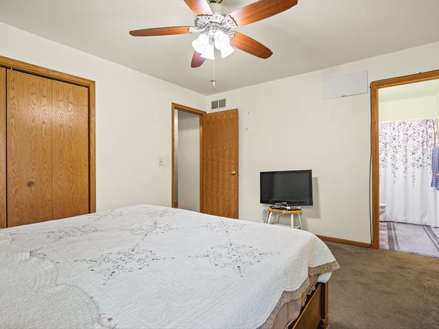 117 PEMBROKE Road SW, Poplar Grove, IL 61065