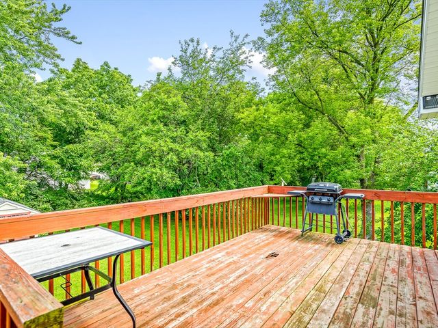 117 PEMBROKE Road SW, Poplar Grove, IL 61065