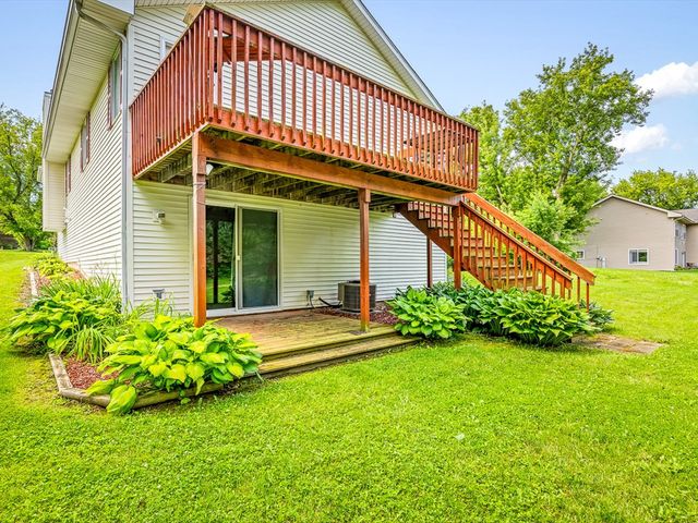 117 PEMBROKE Road SW, Poplar Grove, IL 61065