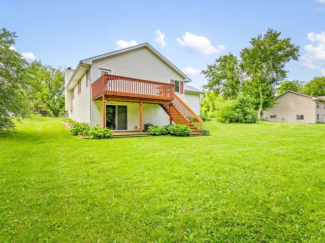 117 PEMBROKE Road SW, Poplar Grove, IL 61065
