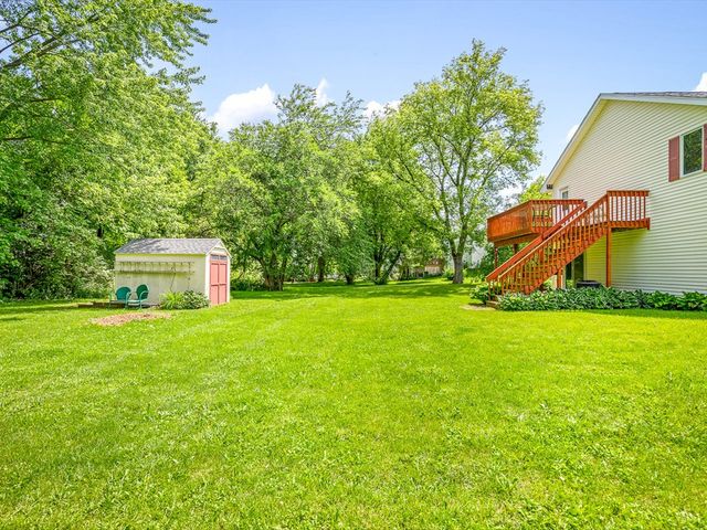 117 PEMBROKE Road SW, Poplar Grove, IL 61065