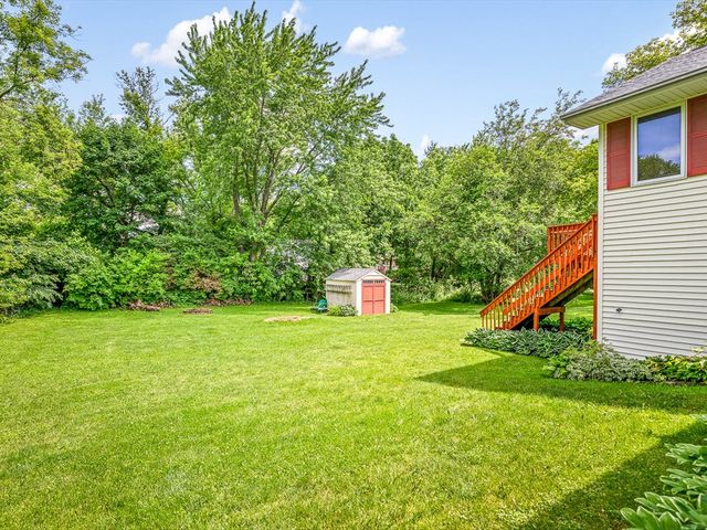 117 PEMBROKE Road SW, Poplar Grove, IL 61065