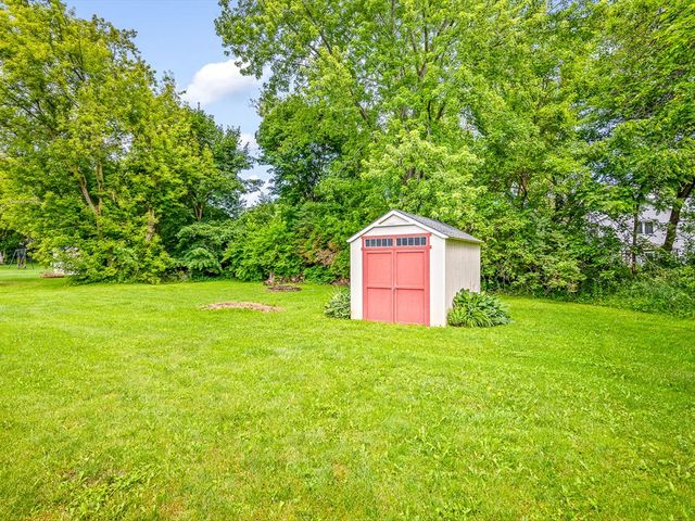 117 PEMBROKE Road SW, Poplar Grove, IL 61065