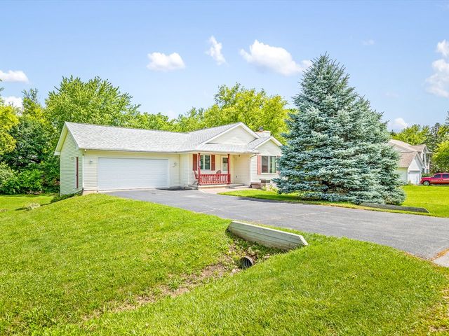 117 PEMBROKE Road SW, Poplar Grove, IL 61065