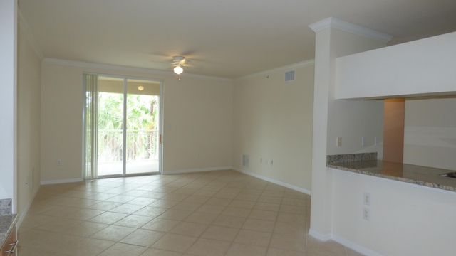 6510 Emerald Dunes 308, West Palm Beach, FL 33411