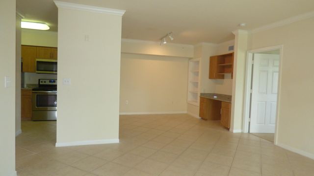 6510 Emerald Dunes 308, West Palm Beach, FL 33411