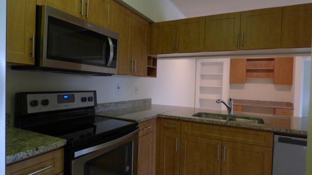 6510 Emerald Dunes 308, West Palm Beach, FL 33411