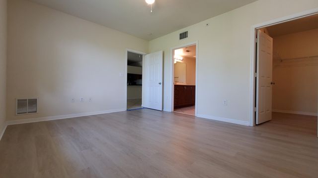 6510 Emerald Dunes 308, West Palm Beach, FL 33411