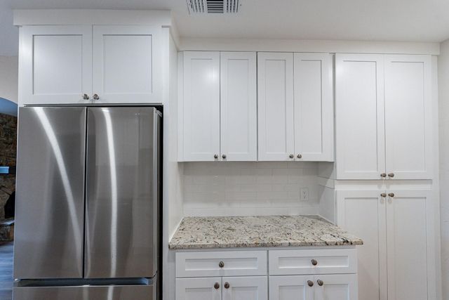 2105 Castle Oaks Drive, Arlington, TX 76012