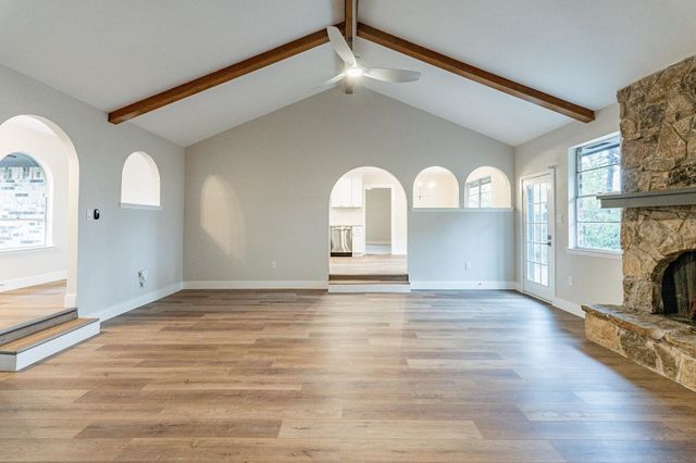 2105 Castle Oaks Drive, Arlington, TX 76012