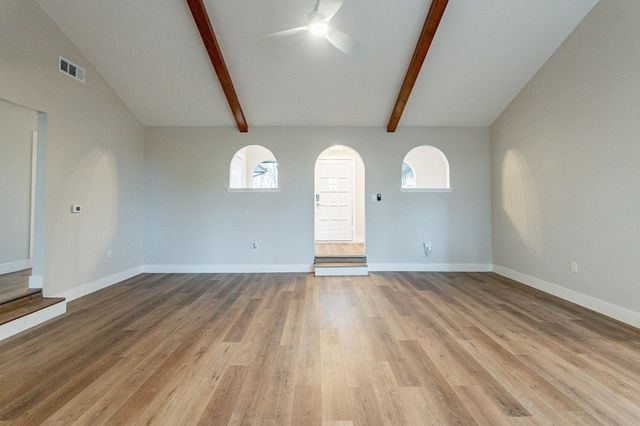 2105 Castle Oaks Drive, Arlington, TX 76012