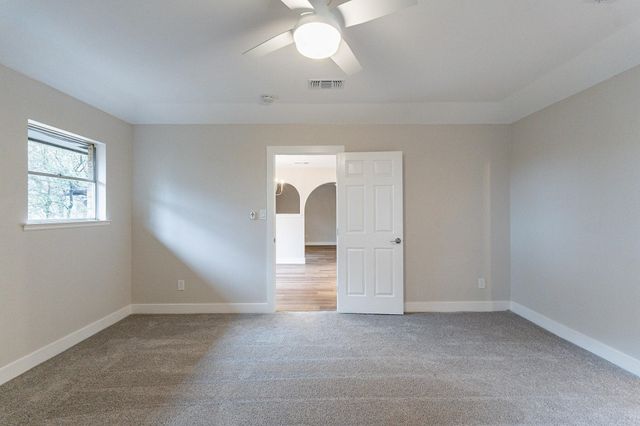 2105 Castle Oaks Drive, Arlington, TX 76012