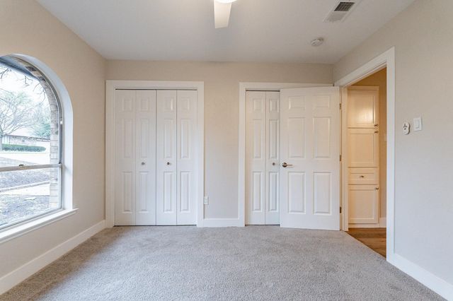 2105 Castle Oaks Drive, Arlington, TX 76012