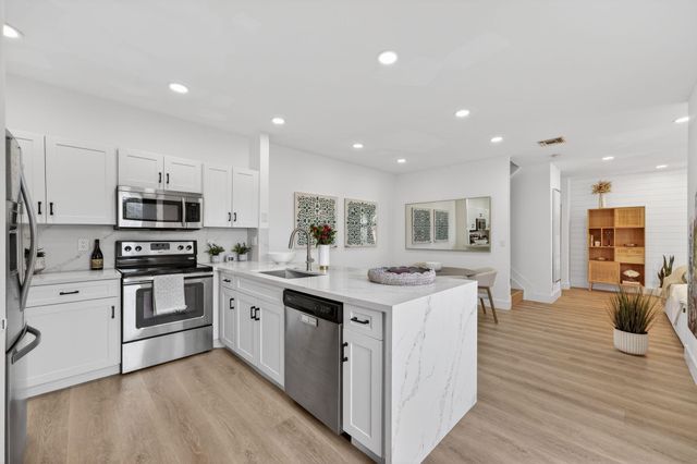 11892 Royal Palm Boulevard 11892, Coral Springs, FL 33065